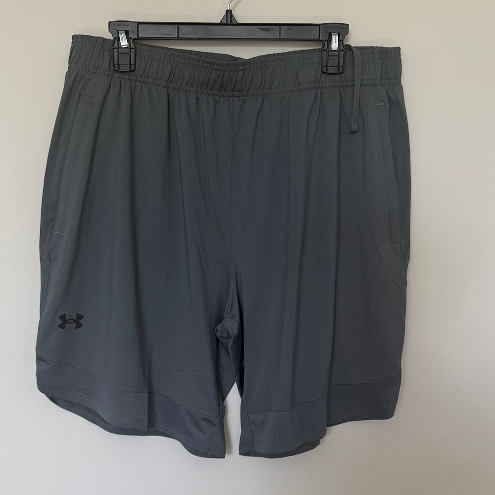 Under Armour short